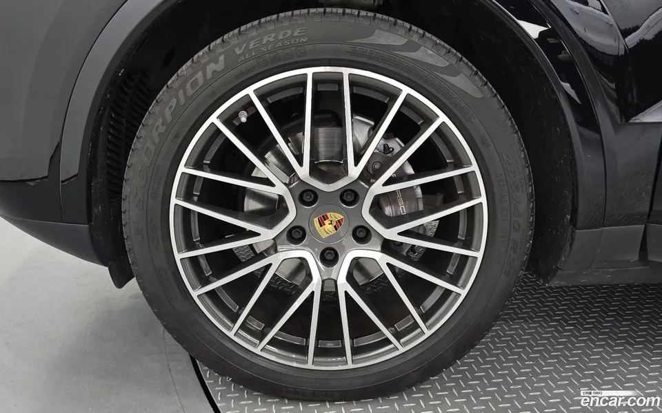 Porsche Cayenne 3.0 2022 — миниатюра 2