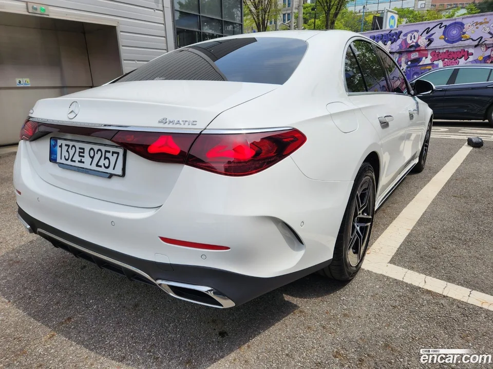 Mercedes-Benz E-Class E300 4MATIC AMG Line 2025 — миниатюра 5