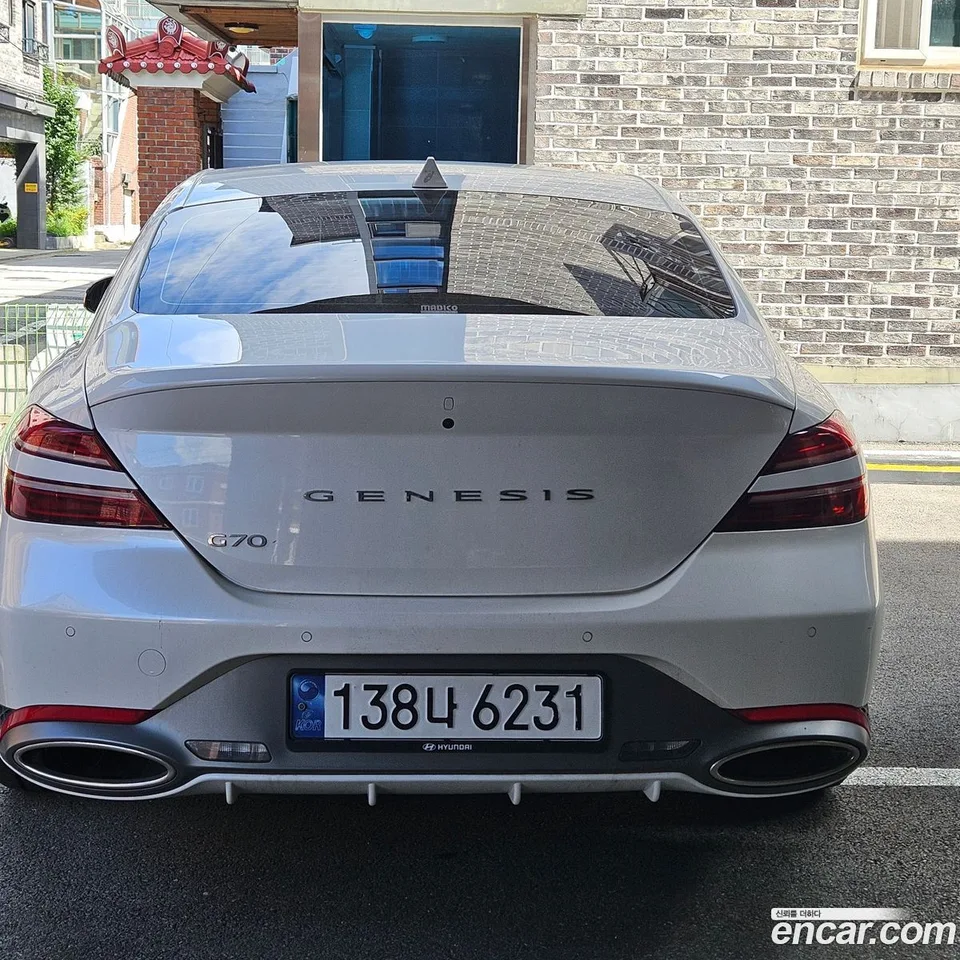 Genesis G70 2.5T 2WD 2023 — миниатюра 4