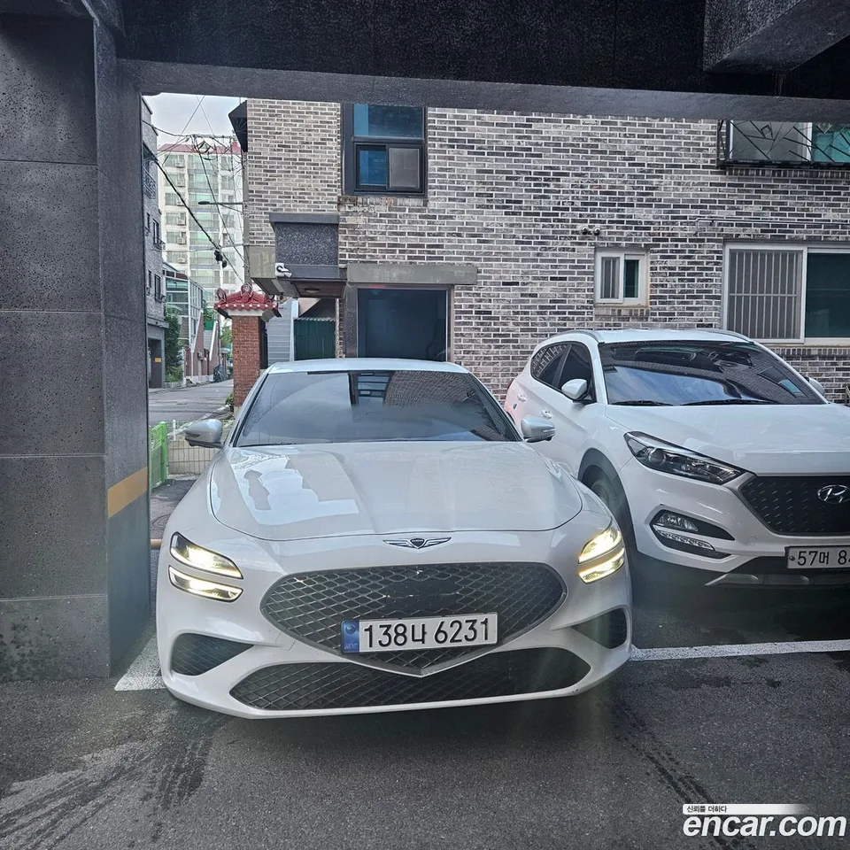Genesis G70 2.5T 2WD 2023 — фото 1, купить с доставкой в Москву