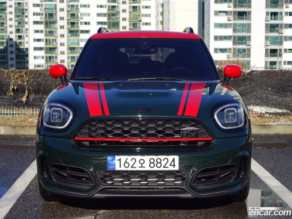 MINI Cooper S Countryman JCW 2023 — фото 1, купить с доставкой в Москву