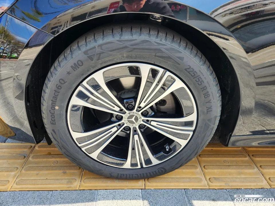 Mercedes-Benz E-Class E200 2025 — миниатюра 5