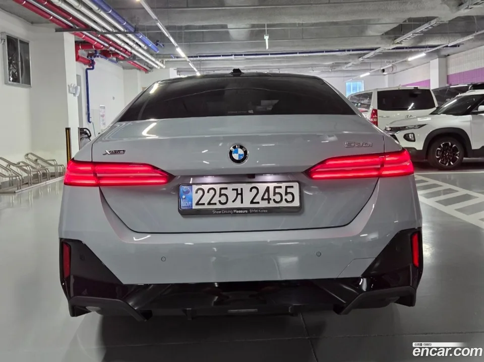 BMW 5 Series 530i xDrive M 2024 — миниатюра 2