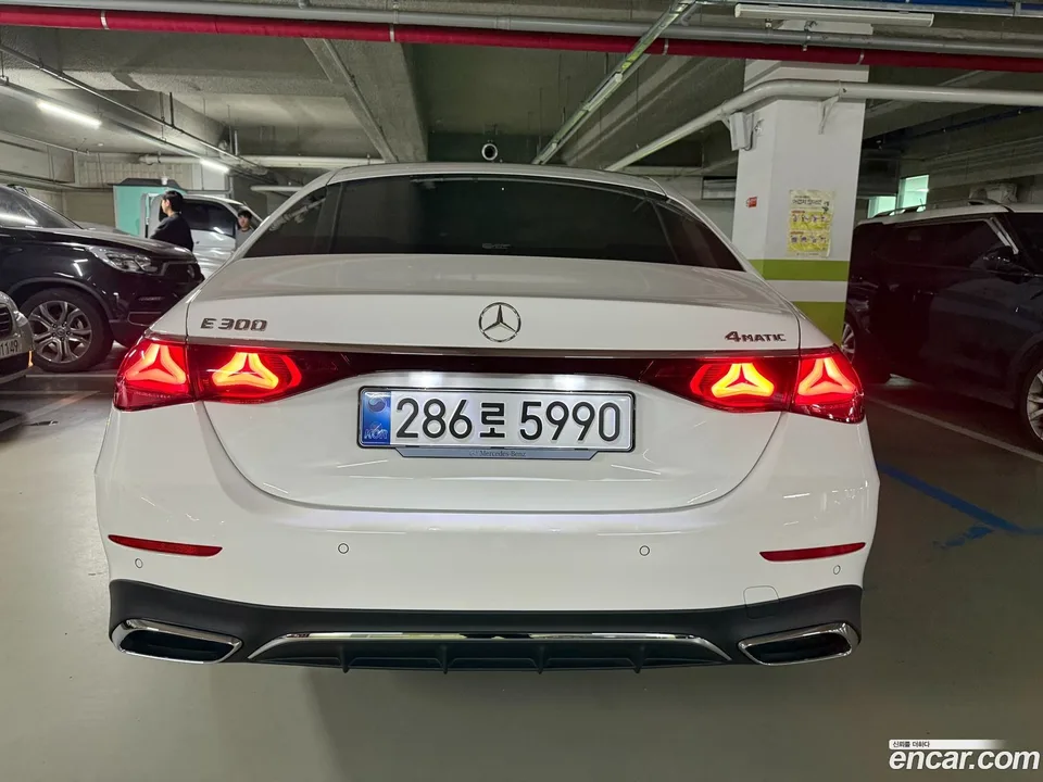 Mercedes-Benz E-Class E300 4MATIC AMG Line 2025 — миниатюра 4