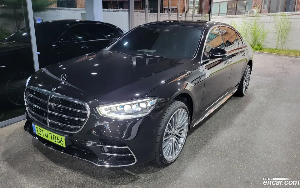 Mercedes-Benz S-Class 2025