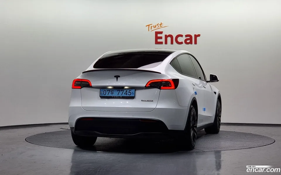 Tesla Model Y AWD 2022 — миниатюра 4