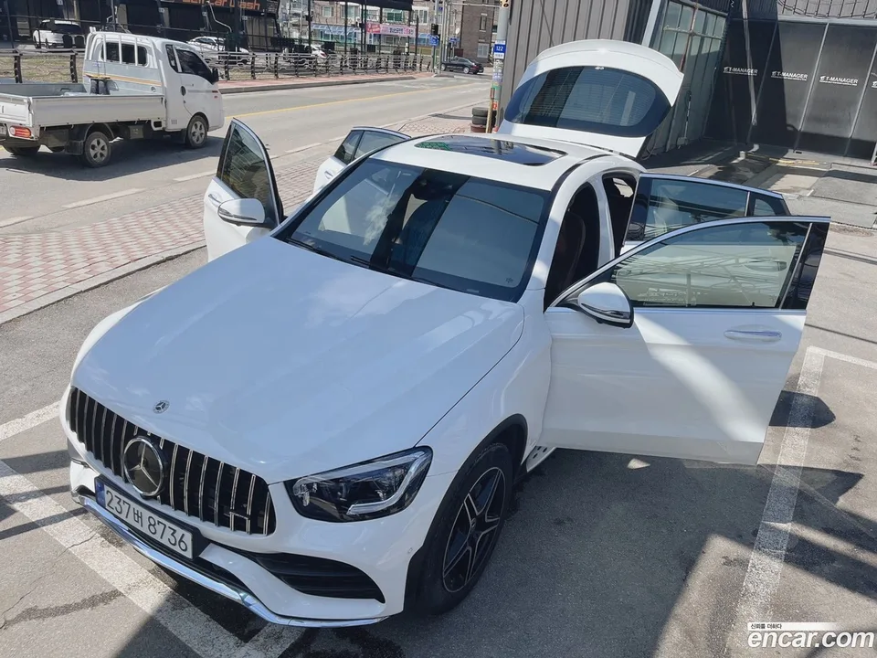 Mercedes-Benz GLC-Class GLC300 4MATIC 2023 — миниатюра 3