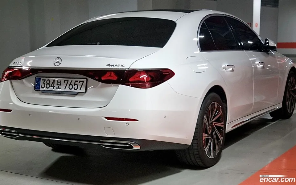 Mercedes-Benz E-Class E300 4MATIC 2024 — миниатюра 2