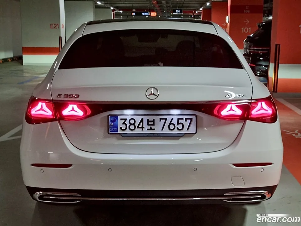 Mercedes-Benz E-Class E300 4MATIC 2024 — миниатюра 4