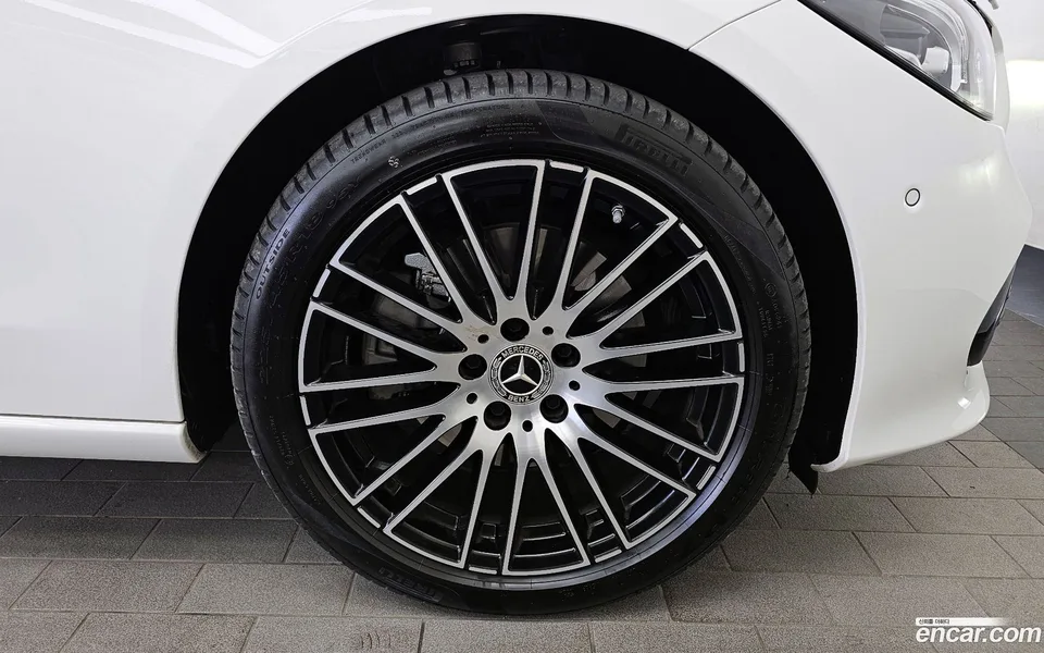 Mercedes-Benz C-Class C200 2024 — миниатюра 5