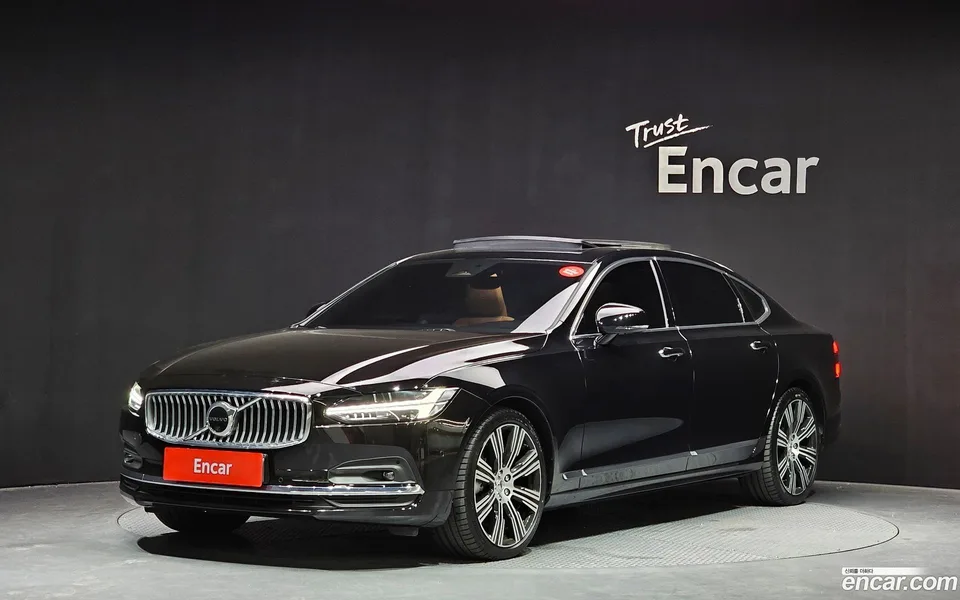 Volvo S90 B6 AWD 2023 — фото 1, купить с доставкой в Москву