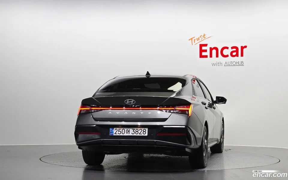 Hyundai Avante CN7 Hybrid 2025 — миниатюра 4