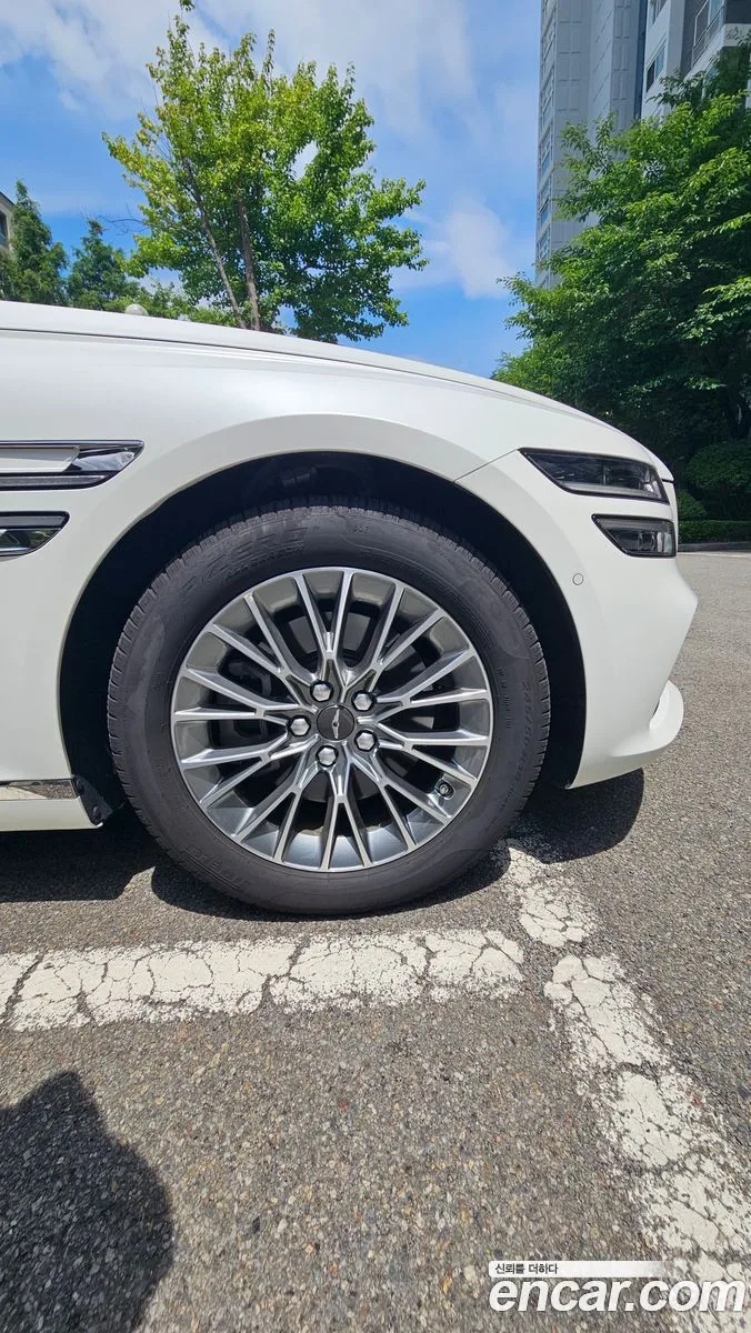 Genesis G80 2.5 AWD 2023 — thumbnail 2
