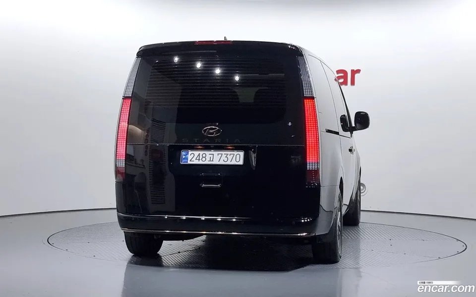 Hyundai Staria 4WD 7 2023 — миниатюра 4