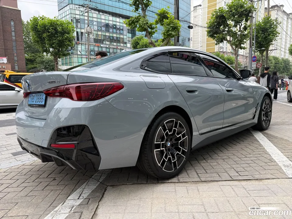 BMW i4 eDrive40 M 2025 — миниатюра 2