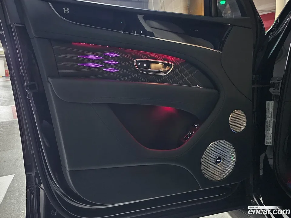 Bentley Bentayga 4.0 V8 EWB 2024 — миниатюра 2