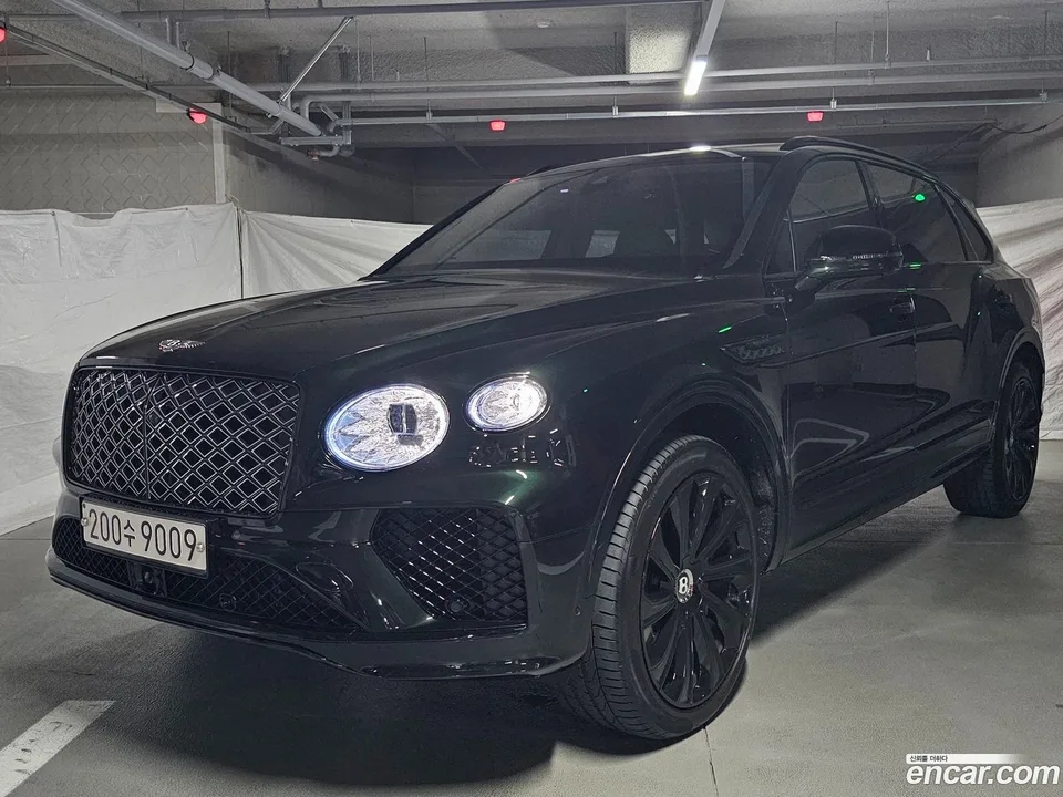 Bentley Bentayga 4.0 V8 EWB 2024 — фото 1, купить с доставкой в Москву