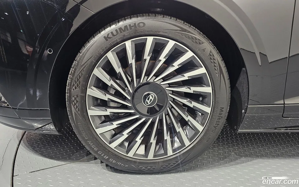 Hyundai Grandeur 2.5 2WD 2023 — миниатюра 5