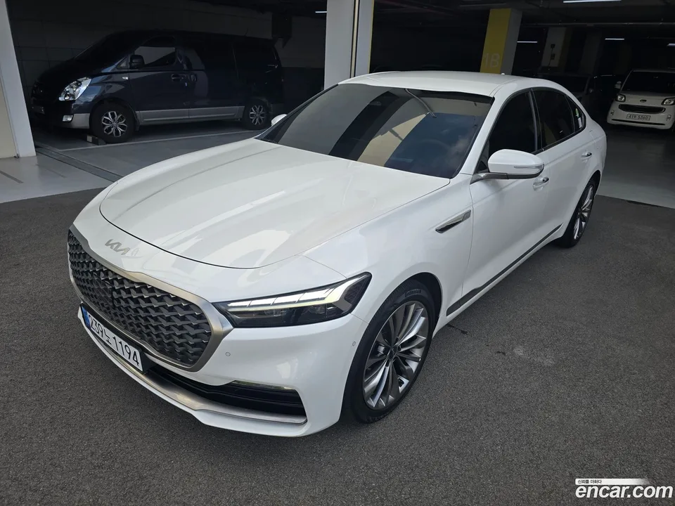 Kia K9 3.8 GDI AWD 2022 — фото 1, купить с доставкой в Москву