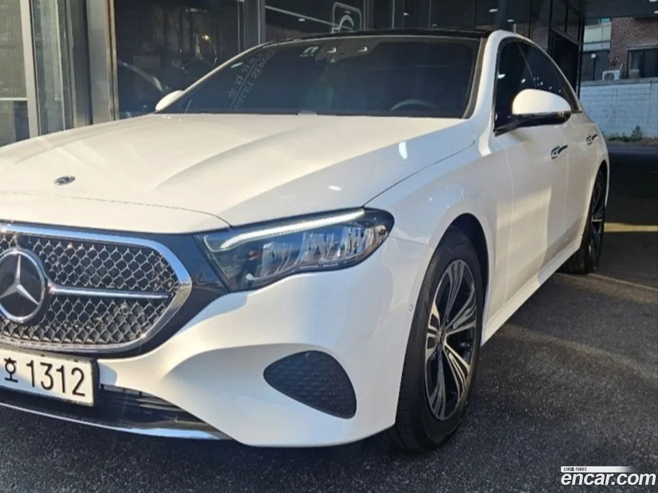 Mercedes-Benz E-Class E200 2025 — фото 1, купить с доставкой в Москву