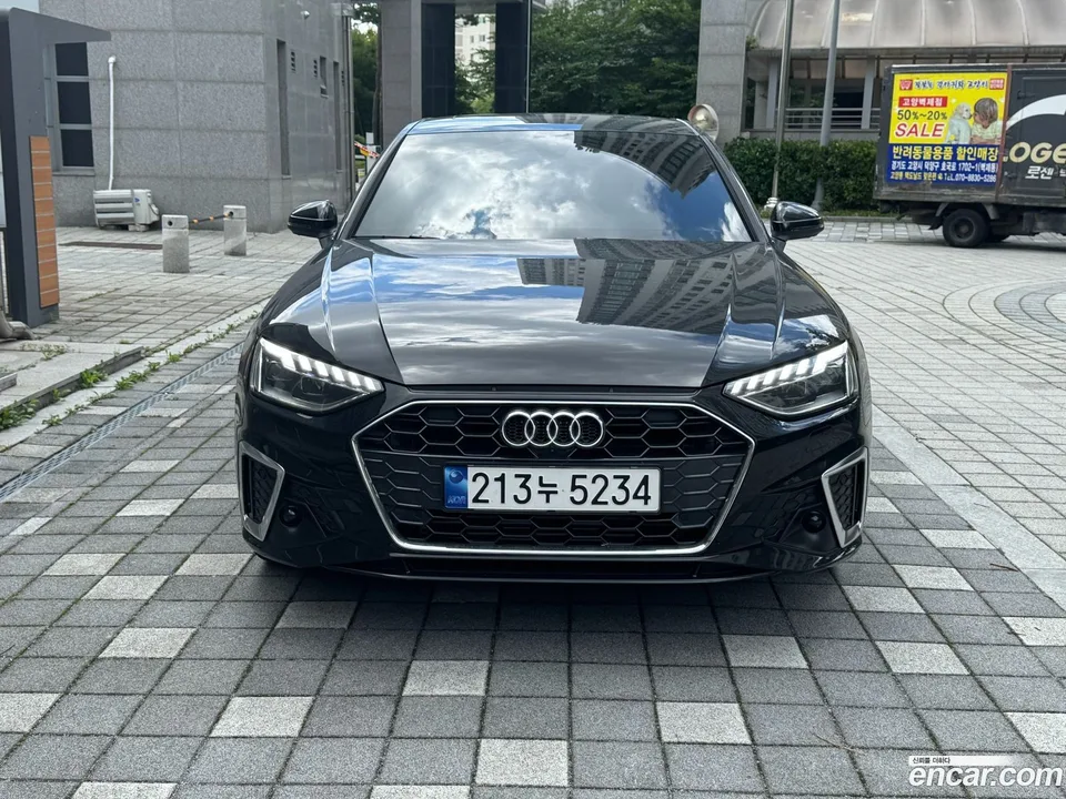 Audi A4 40 TFSI 2023 — фото 1, купить с доставкой в Москву