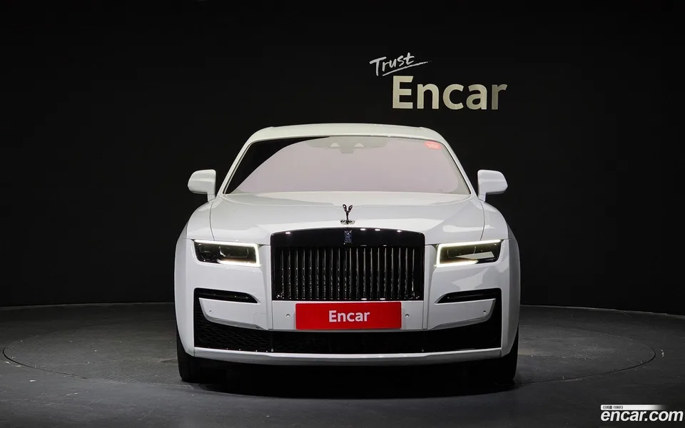 Rolls-Royce Ghost 6.7 V12 2023 — миниатюра 3