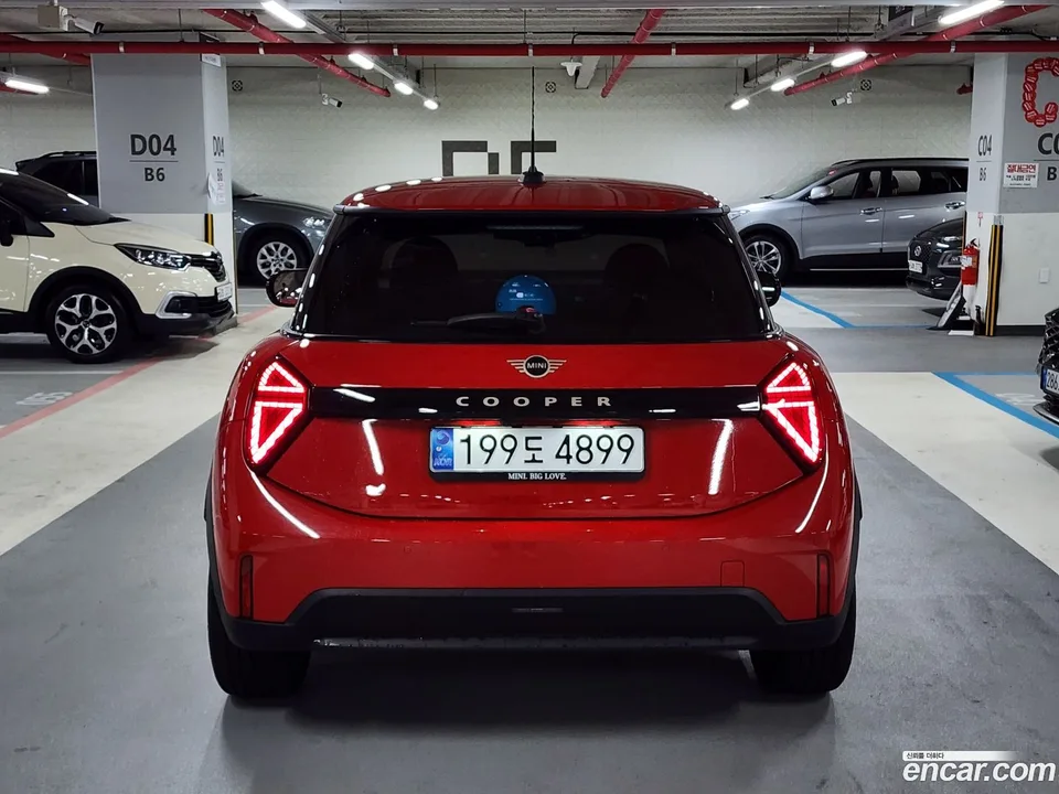 MINI Cooper C 2024 — миниатюра 4