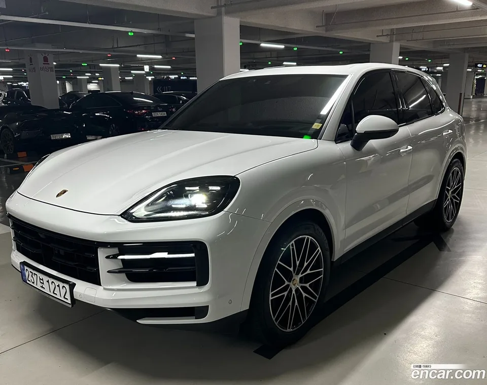Porsche Cayenne 3.0 2024 — фото 1, купить с доставкой в Москву