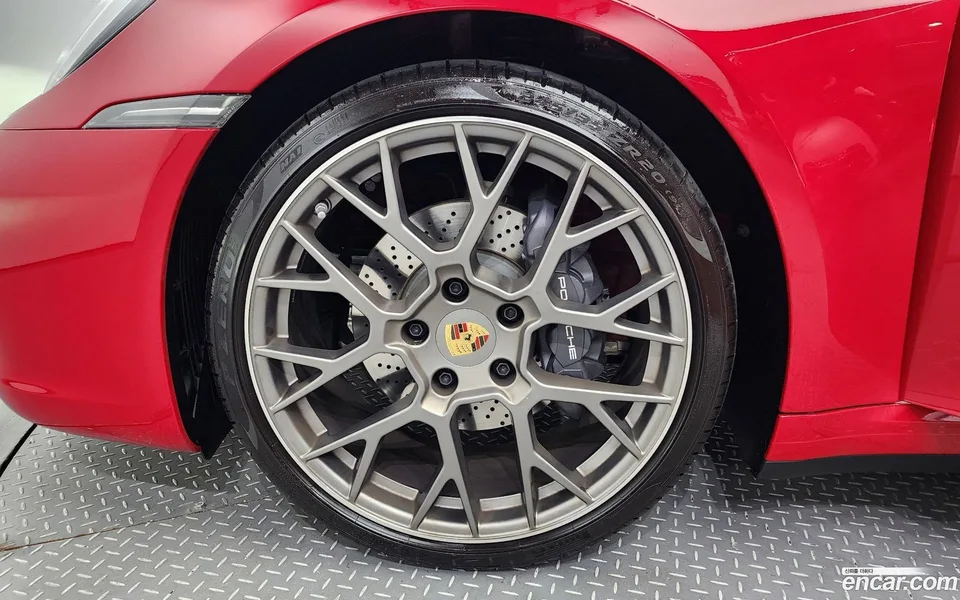 Porsche 911 (992) 4 2024 — миниатюра 5