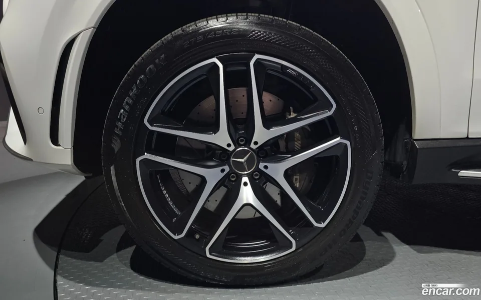 Mercedes-Benz GLE-Class AMG GLE53 4MATIC+ 2023 — миниатюра 2