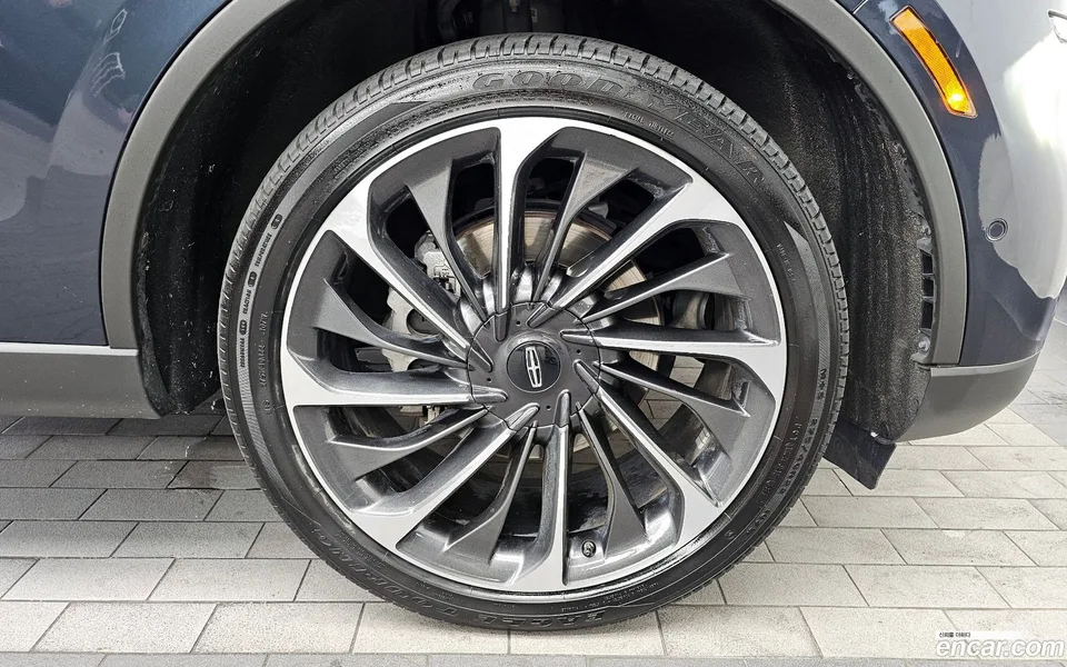Lincoln Aviator 3.0 AWD 2023 — миниатюра 2