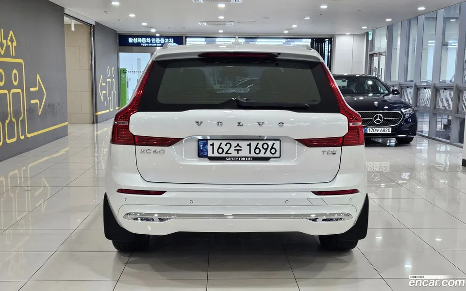 Volvo XC60 T8 2024 — миниатюра 4