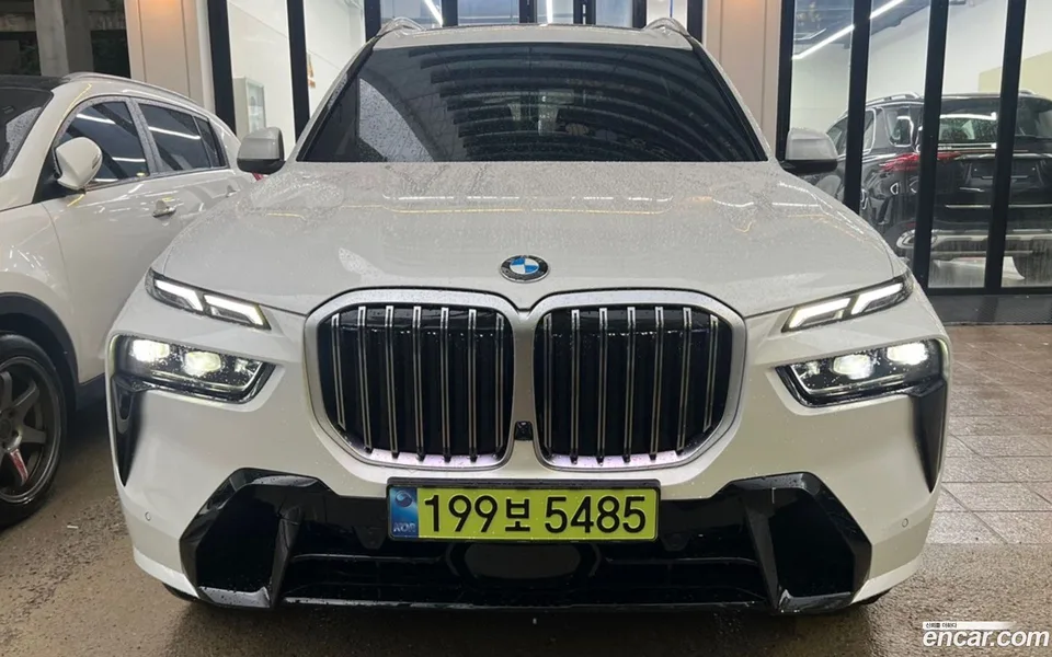 BMW X7 xDrive 40i M 6 2025 — миниатюра 3