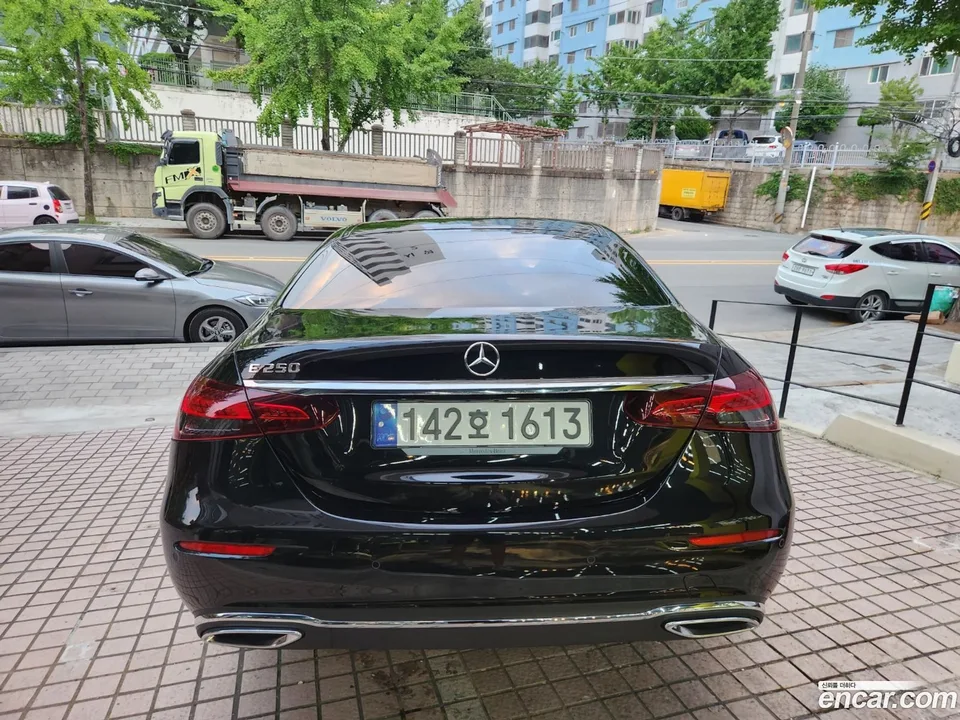 Mercedes-Benz E-Class E250 2023 — миниатюра 2