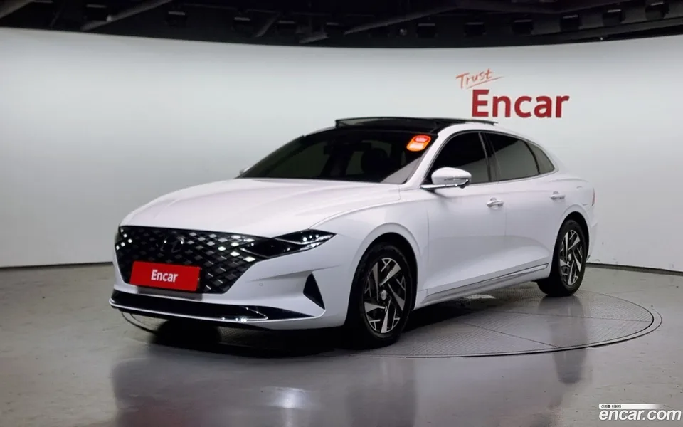 Hyundai Grandeur IG Hybrid 2022 — фото 1, купить с доставкой в Москву