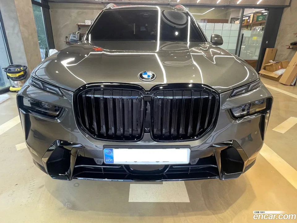 BMW X7 xDrive 40i M 7 2025 — миниатюра 3
