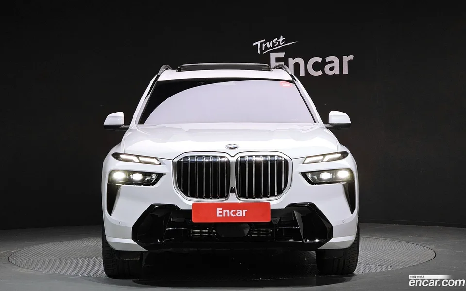 BMW X7 xDrive 40i M 7 2023 — миниатюра 3