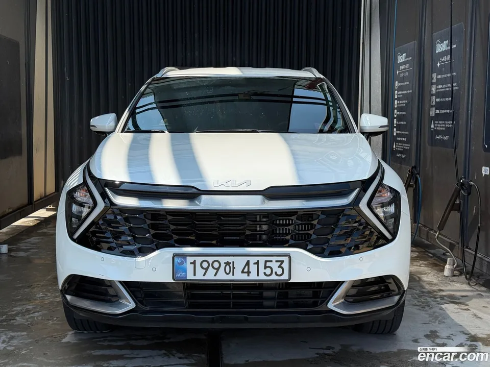 Kia Sportage Hybrid 2WD 2024 — photo 1, buy with delivery to Moscow