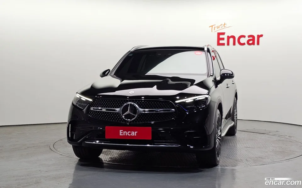 Mercedes-Benz GLC-Class GLC300 4MATIC AMG Line 2023 — thumbnail 3