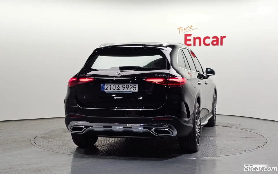 Mercedes-Benz GLC-Class GLC300 4MATIC AMG Line 2023 — thumbnail 4
