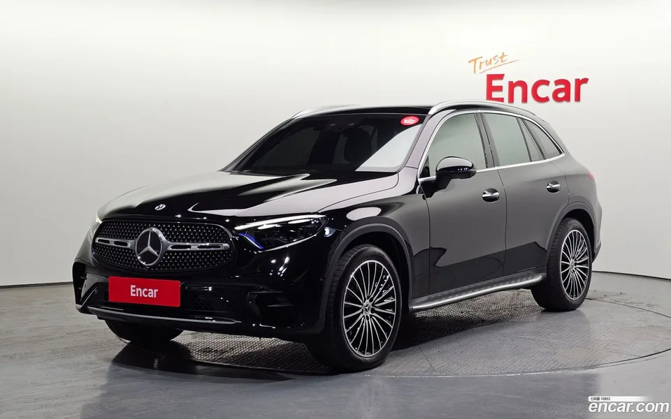 Mercedes-Benz GLC-Class GLC300 4MATIC AMG Line 2023 — фото 1, купить с доставкой в Москву