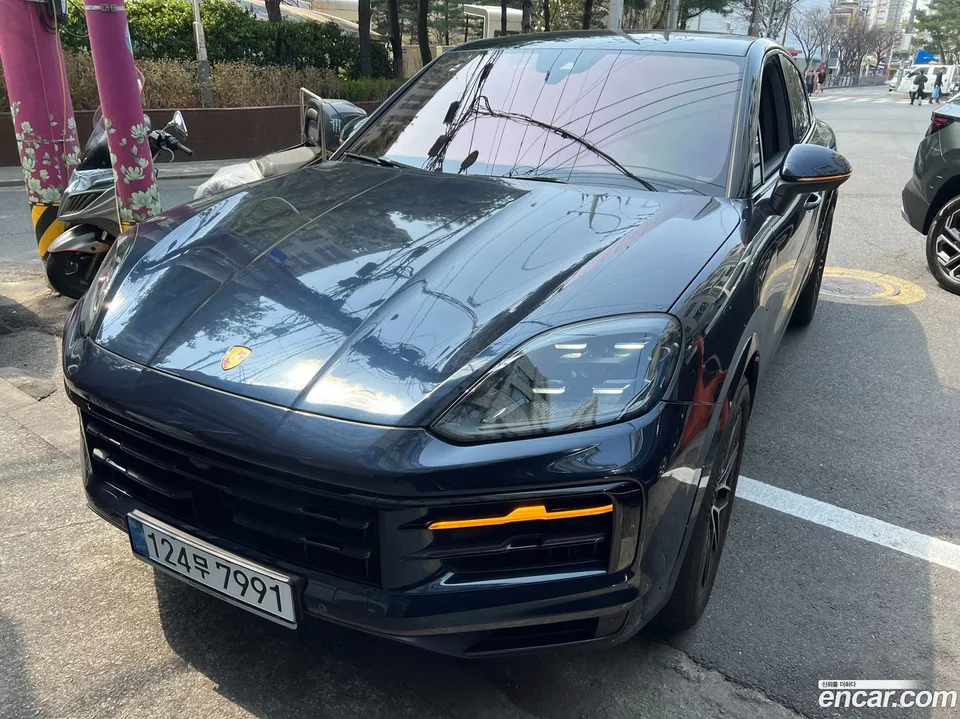 Porsche Cayenne 3.0 2023 — thumbnail 3