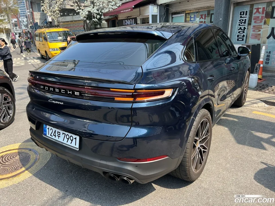 Porsche Cayenne 3.0 2023 — thumbnail 4