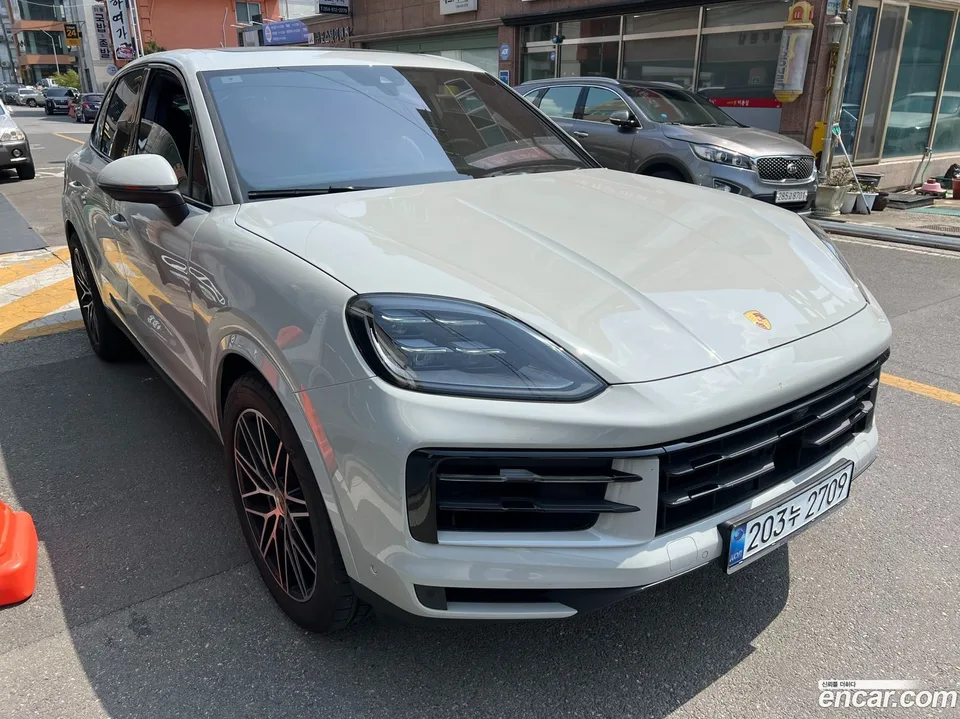 Porsche Cayenne 3.0 2024 — thumbnail 3