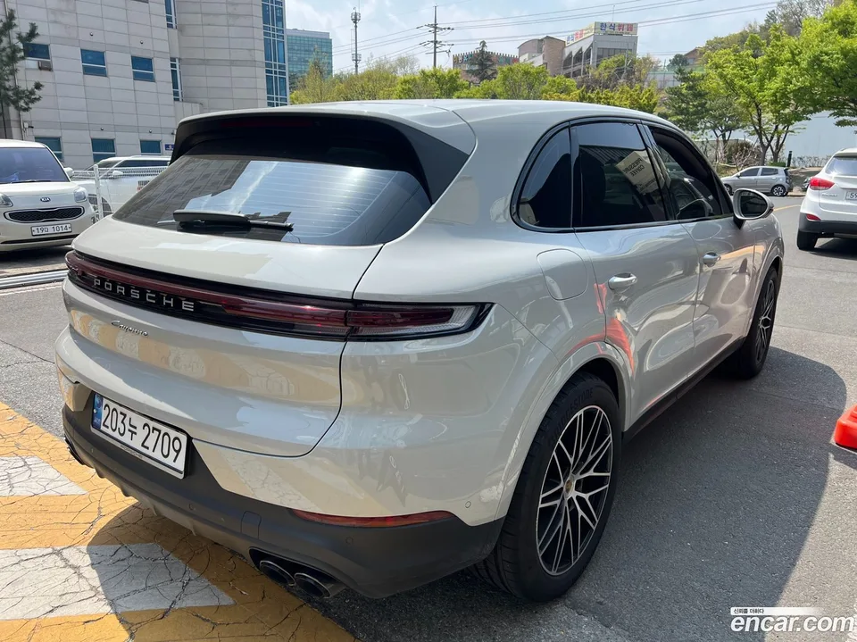Porsche Cayenne 3.0 2024 — thumbnail 4