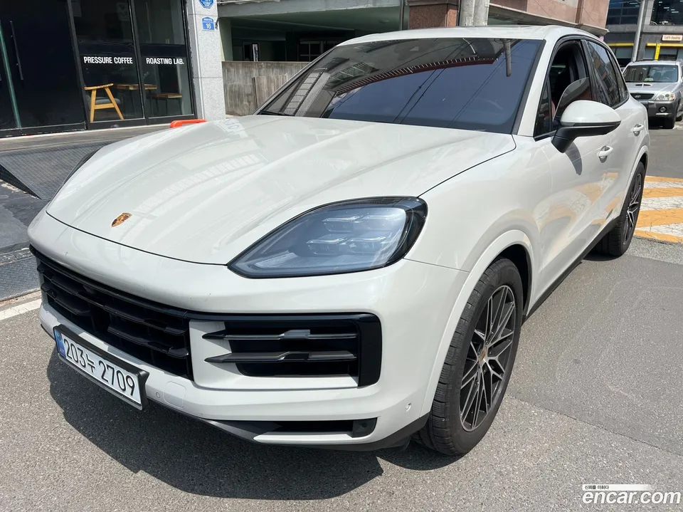 Porsche Cayenne 3.0 2024 — photo 1, buy with delivery to Moscow