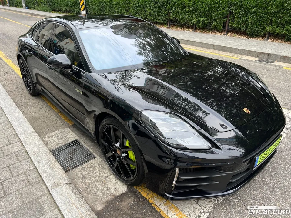 Porsche Panamera (976) 2.9 AWD E- 2025 — photo 1, buy with delivery to Moscow