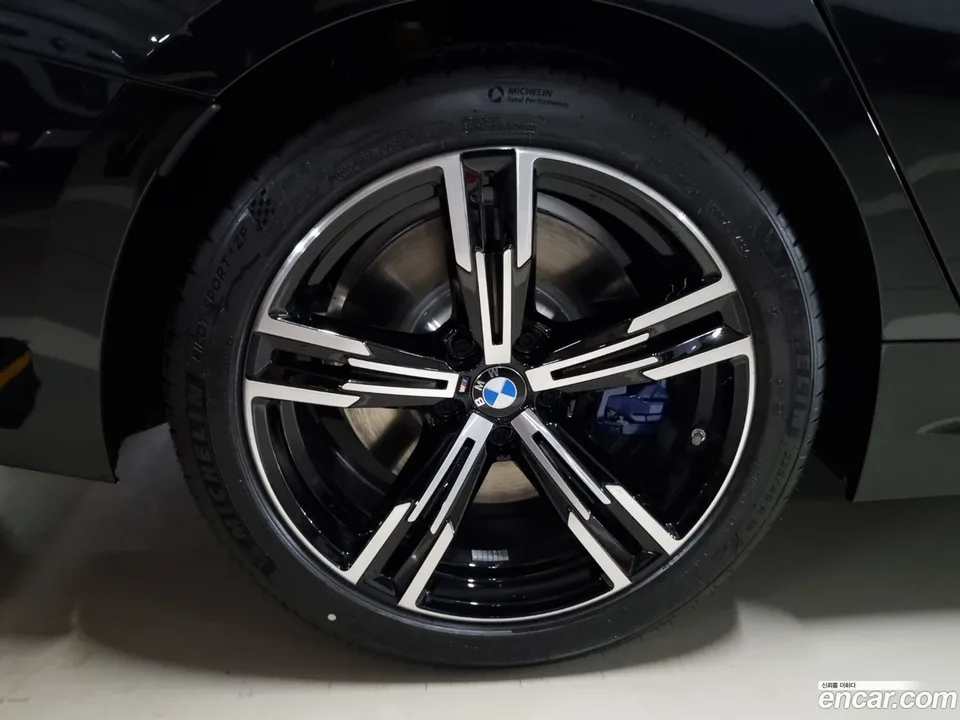 BMW 3 Series 320i M 2025 — миниатюра 5