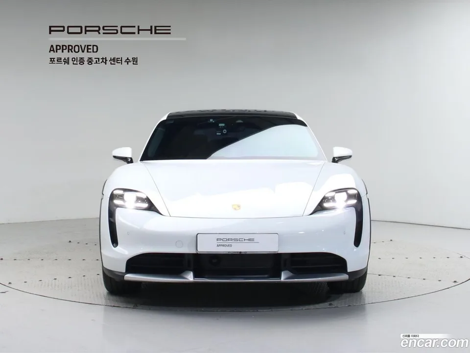 Porsche Taycan 2024 — миниатюра 3