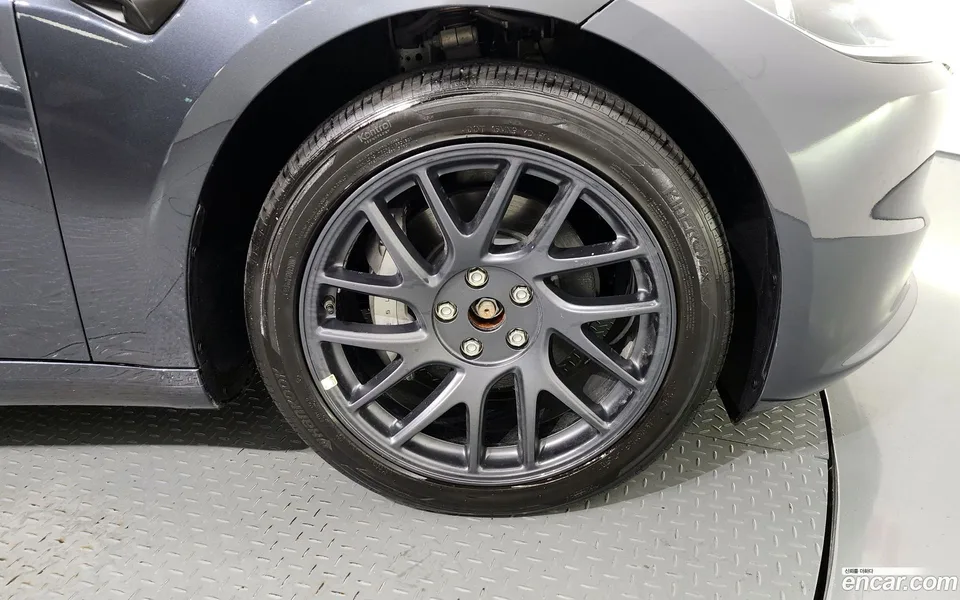 Tesla Model 3 AWD 2024 — миниатюра 2
